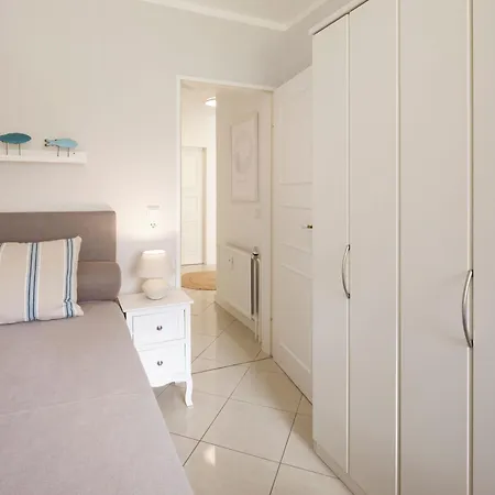 Apartment Wohnen Am Suedstrand 01