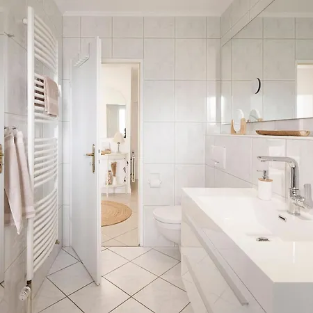 Apartment Wohnen Am Suedstrand 01